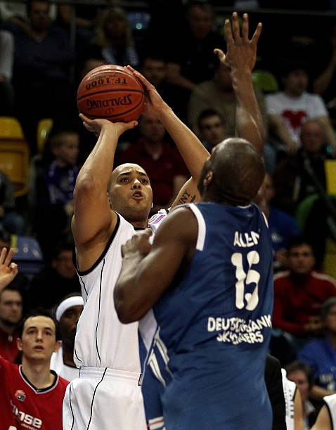 “绝唱”落幕 终章完结 一代传奇纳达尔，再见！央视新闻客户端.