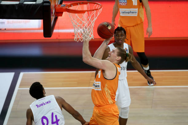 红牌让拜仁 红牌让拜仁