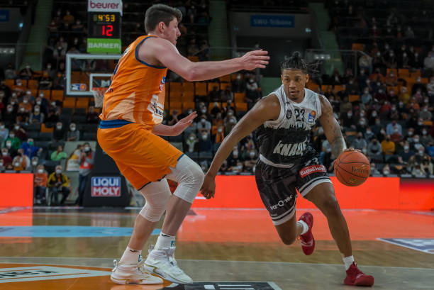 冠小组赛的 冠小组赛的