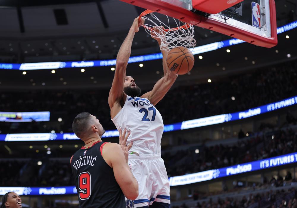 养伤近1年后复出？阿莫林：若马丁内斯进替补席，随时可登场