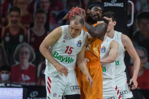 费兰·托雷斯戴帽 巴萨收获六连胜